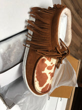 Load image into Gallery viewer, Moo Fringe Gypsy Jazz Moccasin

