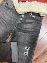 Load image into Gallery viewer, The Kayla Denim
